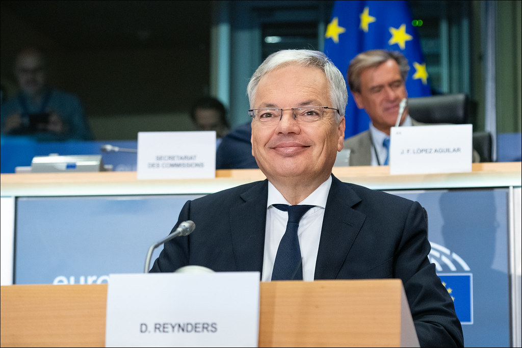 Ue, Reynders chiede un uso appropriato delle app per il&nbsp;coronavirus