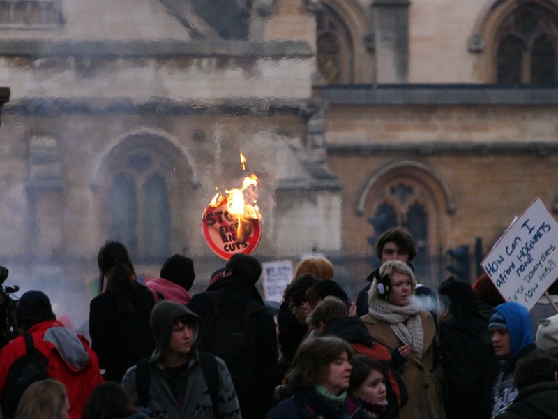 Francia: feroci rivolte&nbsp;studentesche