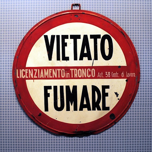 Svizzera, referendum: no a pubblicità tabacco, sì sperimentazione&nbsp;animale