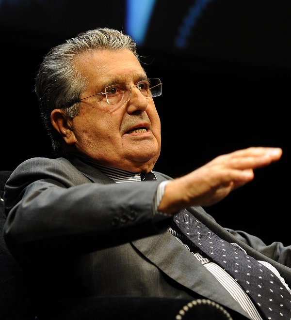 De Benedetti: disastro Letta, Pd ora appoggi&nbsp;Moratti